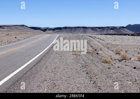 Lungo il tragitto verso Antofagasta de la Sierra, scoprendo gli altopiani argentini chiamati Puna in Sud America Foto Stock