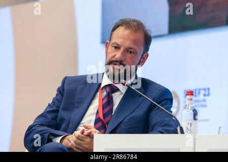 San Pietroburgo, Russia. 15th giugno, 2023. Sergey Brilev, presidente della Global Energy Association, partecipa a una sessione su ''Russia Latin America'' nel quadro della St Petersburg International Economic Forum 2023 (Credit Image: © Konstantinov/SOPA Images via ZUMA Press Wire) SOLO USO EDITORIALE! Non per USO commerciale! Foto Stock