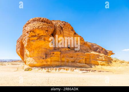 Jabal al Ahmar antica civiltà nabatea tombe scolpite in pietra, Hegra, Madinah Saleh, al Ula, Arabia Saudita Foto Stock