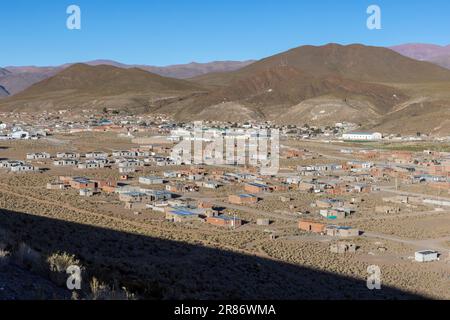 San Antonio de los Cobres - villaggio in alta quota famoso per il "Tren a las nubes", il treno per le nuvole nella provincia di Salta in Argentina Foto Stock