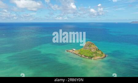 Splendida vista aerea del Parco regionale di Kualoa alle Hawaii Foto Stock