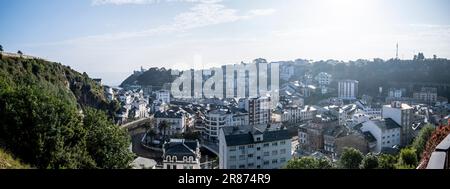 Vista panoramica di Luarca, Asturie, Spagna Foto Stock