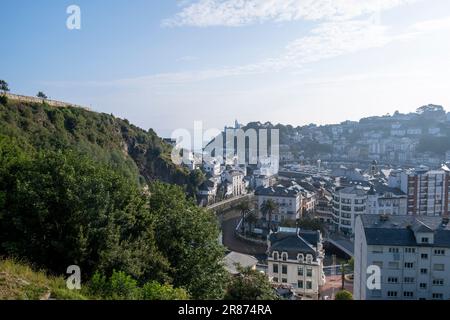 Vista panoramica di Luarca, Asturie, Spagna Foto Stock