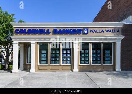 Walla Walla, WA, USA - 25 maggio 2023; facciata dell'ufficio immobiliare Coldwell Banker a Walla Walla Washington Foto Stock