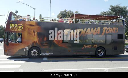 Beverly Hills, California, USA 18th Giugno 2023 Disney IIndiana Jones e il Dial of Destiny Bus il 18 Giugno 2023 a Beverly Hills, California, USA. Foto di Barry King/Alamy Stock Photo Foto Stock