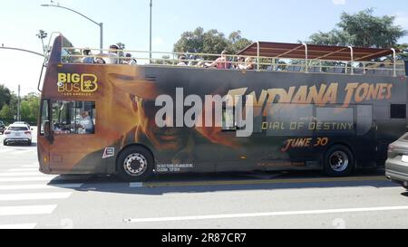 Beverly Hills, California, USA 18th Giugno 2023 Disney IIndiana Jones e il Dial of Destiny Bus il 18 Giugno 2023 a Beverly Hills, California, USA. Foto di Barry King/Alamy Stock Photo Foto Stock