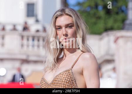 19 giugno 2023, Roma, Italia: Vanessa Kirby partecipa al tappeto rosso del film ''Mission: Impossible - Dead reckoning Part 1'' su Piazza di Spagna a Roma il 19 giugno 2023 (Credit Image: © Matteo Nardone/Pacific Press via ZUMA Press Wire) SOLO PER USO EDITORIALE! Non per USO commerciale! Foto Stock