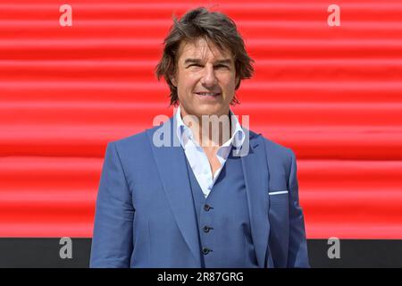 Tom Cruise partecipa alla fotocall di Roma prima mondiale del film Mission Impossible Dead reckoning Part 1 a Trinità dei monti Piazza di Spagna. (Foto di Mario Cartelli / SOPA Images/Sipa USA) Foto Stock