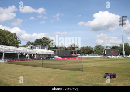 Vista generale del terreno davanti a Essex Eagles vs Somerset, Vitality Blast T20 Cricket al Cloud County Ground il 19th giugno 2023 Foto Stock