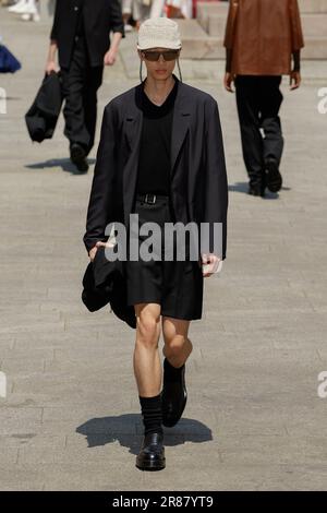 Milano, Italia. 19th giugno, 2023. ZEGNA Primavera Estate 2024 Runway durante la settimana della Moda di Milano il 2023 giugno - Milano; Italia 19/06/2023 Credit: dpa/Alamy Live News Foto Stock