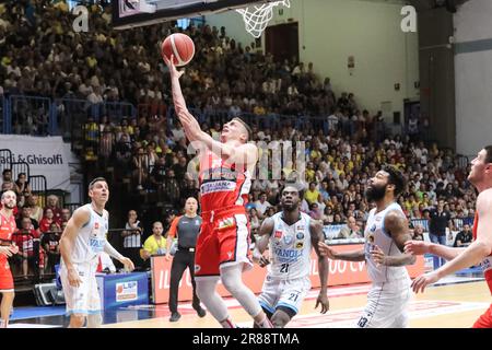Lorenzo penna (Unieuro Forli) durante il Guerino Vanoli Basket vs Pallanestro Forli, Campionato Italiano Basket Serie A2 uomini a Cremona, 19 2023 giugno Foto Stock