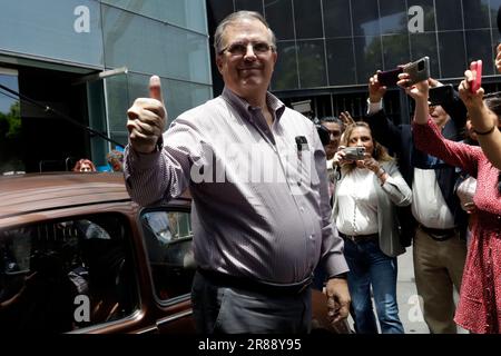 Non esclusiva: 19 giugno 2023, Città del Messico, Messico: L'ex ministro degli Esteri messicano Marcelo Ebrard Casaubon prima del suo incontro con i giovani a M. Foto Stock