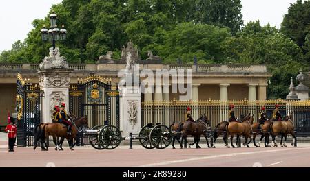 Truppa del re Artillery reale del cavallo Trooping il colore 2023 Foto Stock