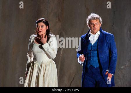 Aigul Akhmetshina (Charlotte), Jonas Kaufmann (Werther) a WERTHER di Jules Massenet al Royal Opera House, Covent Garden, Londra WC2 20 giugno 2023. Dopo il romanzo di Goethe direttore: Antonio Pappano scenografia e illuminazione: Charles Edwards Costumi: Christian Gasc regista originale: Benoit Jacquot revival director Genevieve Dufour Foto Stock