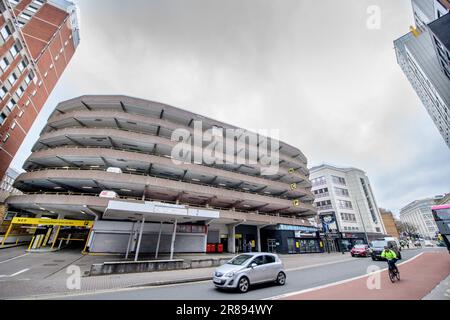 Il parcheggio di Rupert Street a Bristol che la 20th Century Society spera di salvare dagli sviluppatori che intendono sostituirlo con appartamenti. Foto Stock