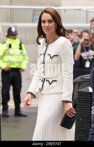 Londra, Regno Unito . 20 giugno 2023 . Catherine, Principessa del Galles apre la National Portrait Gallery dopo essere stata chiusa per 3 anni Credit: Alan D West/Alamy Live News Foto Stock