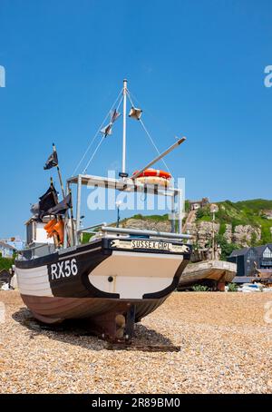 Hastings East Sussex , Inghilterra UK - Hastings Old Town Stade pescherecci . Hastings ha una delle flotte di pesca più antiche della Gran Bretagna e le barche hanno lavorato dalla spiaggia di ciottoli conosciuta come la Stade (una vecchia parola sassone per 'luogo di atterraggio') per oltre 1.000 anni. Foto Stock