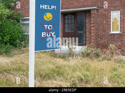 Alloggi, mercato immobiliare, aiuto per acquistare, tassi di interesse, ipoteca, affittare, affittare o comprare... concetto Foto Stock