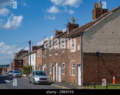 Grantham, Lincolnshire, Inghilterra, Regno Unito. Tipiche case a schiera interne della città, una testimonianza del patrimonio della classe operaia britannica Foto Stock