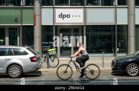 Deutsche Presseagentur dpa, X8 Bürogebäude, Rudi-Dutschke-Straße, Markgrafenstraße, Kreuzberg, Friedrichshain-Kreuzberg, Berlin, Deutschland *** Local Foto Stock