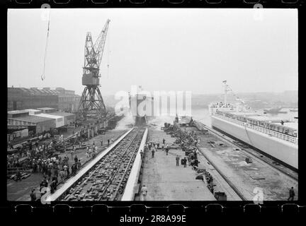 Attuale 56-10-1960: Navi per auto e persone l'armatore Anders Jahre apre la rotta Oslo-Kiel con la nuova e orgogliosa nave di Jahre-line 'Kronprins Harald'. Foto: Ivar Aaserud / Aktuell / NTB ***FOTO NON ELABORATA*** Foto Stock