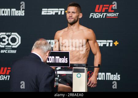 LAS VEGAS, NV - GIUGNO 16: Pat Sabatini posa in scala durante la notte di lotta UFC: Vettori vs Cannonier: Weight-in a UFC Apex il 16 Giugno 2023 a Las Vegas, Nevada, Stati Uniti. (Foto di Diego Ribas/PxImages/Sipa USA) Foto Stock