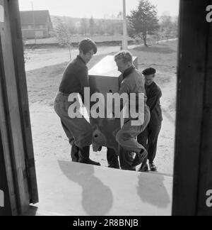 Effettivo 22-1950: Premiere distrettuale al teatro nazionale. Il Teatro Nazionale in tour a Bø in Telemark con la rappresentazione 'Stormberget'.Foro: Sverre A. Børretzen / Aktuell ***Foto non elaborata*** Foto Stock