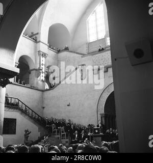 Corrente 42-5-1960: Incubatore tecnico norvegese l'Università tecnica norvegese di Trondheim ha festeggiato con forza in occasione del suo 50th° anniversario. Non c'è sonnolenza di 50 anni, ma un college in espansione violenta nella Città Vecchia. Foto: Aage Storløkken / Aktuell / NTB ***FOTO NON ELABORATA*** Foto Stock