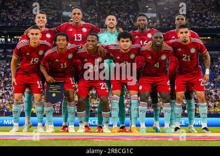 GELSENKIRCHEN, GERMANIA - GIUGNO 20: Teamphoto della Colombia, (retro fila L-R) Mateus Uribe della Colombia, Yerry Mina della Colombia, portiere Camilo Vargas della Colombia, Jefferson Lerma della Colombia, Jhon Lucumi della Colombia, (prima fila L-R) Rafael Santos Borre della Colombia, Juan Cuadrado della Colombia, Jhon della Colombia, Arias della Colombia Luis Diaz di Colombia, Deeiver Machado di Colombia, Daniel Munoz di Colombia durante la partita internazionale amichevole tra la Germania e la Colombia alla Veltins-Arena il 20 giugno 2023 a Gelsenkirchen, Germania (Foto di Joris Verwijst/Orange Pictures) Foto Stock