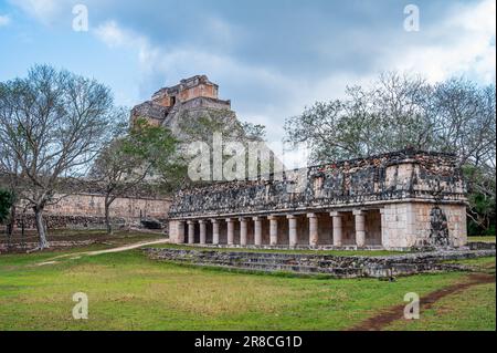 Piramide Maya chiamata del mago nel sito patrimonio dell'umanità dell'UNESCO di Uxmal, a Yucatan, Messico Foto Stock