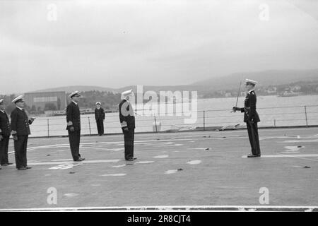 Attuale 12-3-1947: Italiano Fåtebösek unità della British Home Fleet Visita le città costiere norvegesi all'inizio di giugno. A bordo di 'Vengeance' era il Comandante-in-Capo della Marina britannica, primo Signore del mare, Ammiraglio Cunningham. Questa prima visita ufficiale della flotta britannica dopo la guerra è avvenuta su iniziativa norvegese, come un saluto e grazie alla marina britannica. Foto: Aktuell / NTB ***FOTO NON ELABORATA*** Foto Stock