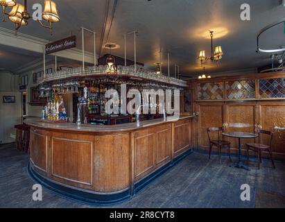 The Kings Arms pub in Roupell Street, Londra, Regno Unito. Foto Stock