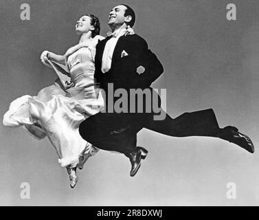 Hollywood, California: c. 1932 la squadra di ballo di Galante e Leonarda esegue una delle loro 'manovre di volo' nella loro versione swing della rhumba. Foto Stock