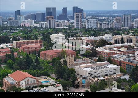 Una vista aerea generale del campus UCLA, sabato 27 maggio 2023, a Los Angeles. Foto Stock