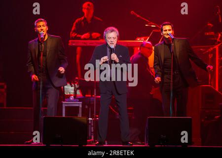 Frankie Valli e le Four Seasons si esibiscono in concerto dal vivo, Vector Arena, Auckland, Nuova Zelanda, giovedì, Aprile 05, 2012. Foto Stock