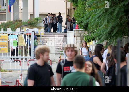 Italia, Arezzo, 21 giugno 2023: Esami di maturità delle scuole superiori 2022. Liceo scientifico Francesco Redi, prima prova scritta degli esami di liceo. Foto © Daiano Cristini/Sintesi/Alamy Live News Foto Stock