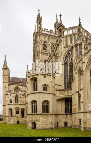 Gloucester Cathedral o Cathedral Church of St Peter and the Holy and Invisible Trinity, Gloucestershire, Inghilterra, Regno Unito Foto Stock