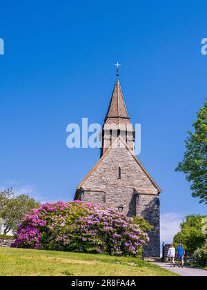 Fana Kirke, una delle chiese più antiche della zona di Bergen in Norvegia. Foto Stock