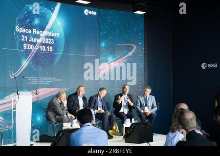 Le Bourget, Francia. 20th giugno, 2023. Conferenza al CNES and ESA Space Pavillon in occasione del 54th° Salone Internazionale dell'aria di Parigi che si tiene all'aeroporto di le Bourget, vicino a Parigi, in Francia, il 20 giugno 2023. Foto Jana Chiamami J/ABACAPRESS.COM Credit: Abaca Press/Alamy Live News Foto Stock