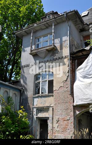 Vecchia casa pronta per la demolizione a Magdeburgo Foto Stock