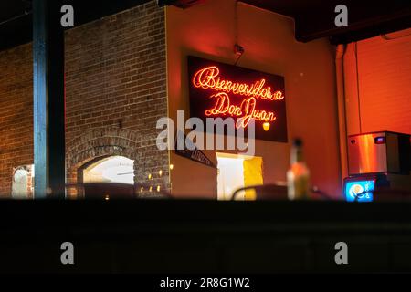 Un ristorante nel centro di Easton, PA - colori vibranti, aggiungendo un tocco tematico Foto Stock