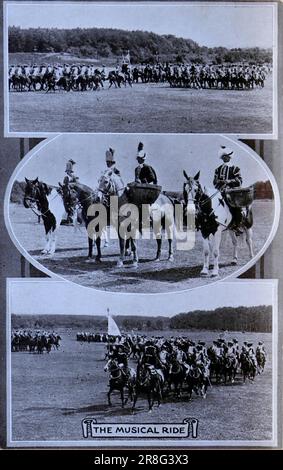 Aldershot Tattoo, The Musical Ride, c1930s, multi-vista. Una fotografia di un'immagine di archivio del periodo. Foto Stock