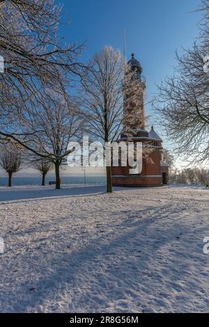 Faro di BrickStone Holtenau, inverno a Kiel sul canale di Kiel, Schleswig-Holstein, Germania settentrionale, Europa centrale, Foto Stock