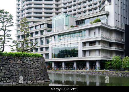 Alti edifici intorno al Palazzo Imperiale (Marunouchi/Tokyo) Foto Stock