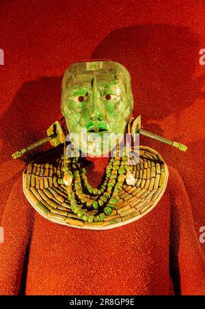 Maschera di morte di giada e conchiglia, re Maya Pakal il Grande, Museo Nazionale di Antropologia, Città del Messico, Messico Foto Stock