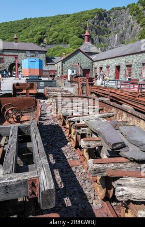 Carri ardesia al National Slate Museum, Llanberis, Gwynedd, Galles del Nord Foto Stock