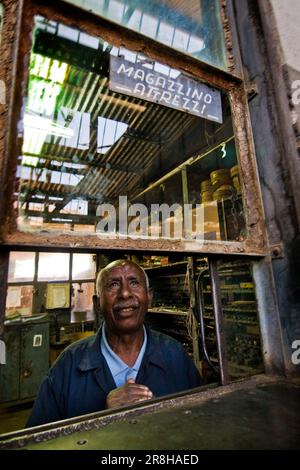 Officina meccanica. Eritrean Railways. Da Asmara a Massawa. Eritrea Foto Stock