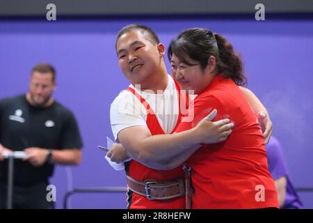 Berlino, Germania, 21, giugno, 2023. Pengqiang GUO dalla Cina durante la divisione deadlift M012 negli Special Olympics World Games Berlin 2023.. Credito: Fabideciria. Foto Stock