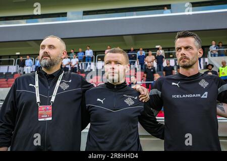 Budapest, Ungheria. 19th giugno, 2023. Budapest, Ungheria, 19st 2023 giugno: Allenatori dell'Islanda durante l'inno durante il gioco di incontro europeo Under 21 amichevole nazionale squadra tra Ungheria e Islanda al Venue Bozsik Arena a Budapest, Ungheria. (Gabor SAS/SPP) Credit: SPP Sport Press Photo. /Alamy Live News Foto Stock