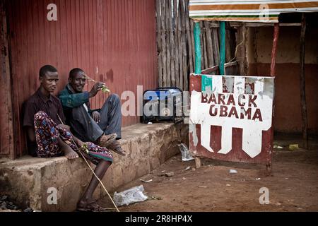 Febbre di Obama. Sala da tè. Vicino a Yabelo. ETIOPIA Foto Stock